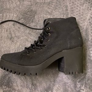 Black platform canvas boots